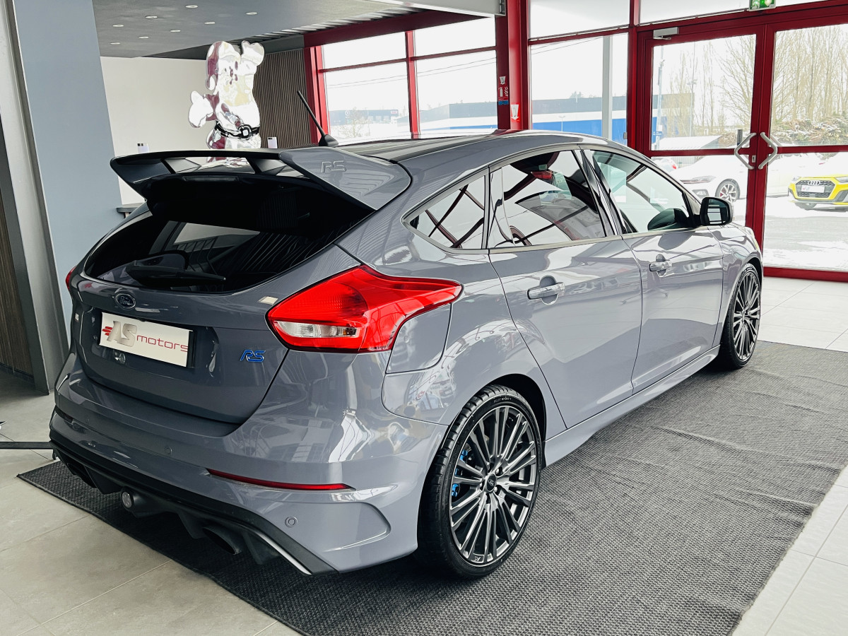 FORD FOCUS RS 2,3 350 AWD TOIT OUVRANT   GPS  CAMERA  HIFI SONY RECARO REGULATEUR LIMITEUR KEYLESS  PACK HIVER FEUX BI-XENON JANTES 19  PAS DE MALUS EXCELLENT ETAT
