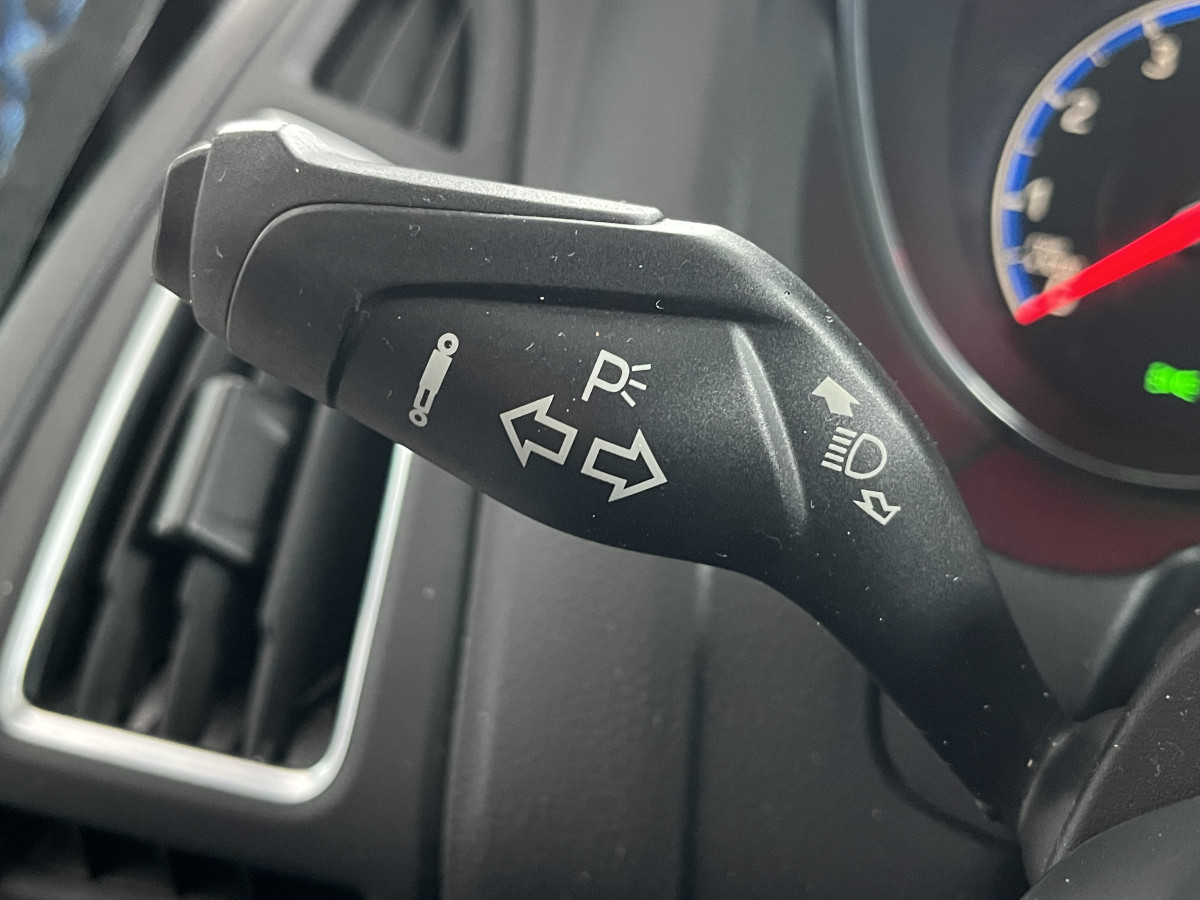 FORD FOCUS RS 2,3 350 AWD TOIT OUVRANT   GPS  CAMERA  HIFI SONY RECARO REGULATEUR LIMITEUR KEYLESS  PACK HIVER FEUX BI-XENON JANTES 19  PAS DE MALUS EXCELLENT ETAT