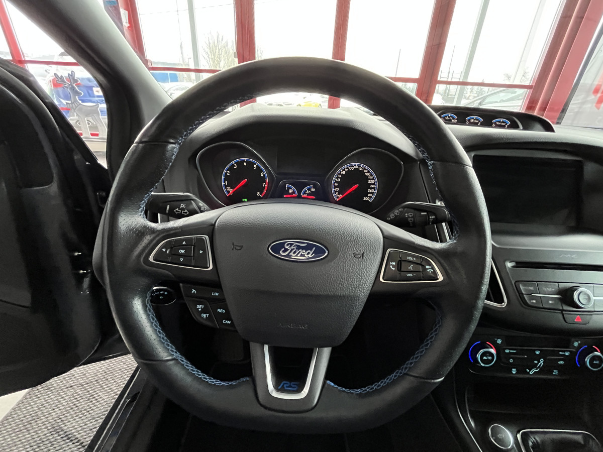 FORD FOCUS RS 2,3 350 AWD TOIT OUVRANT   GPS  CAMERA  HIFI SONY RECARO REGULATEUR LIMITEUR KEYLESS  PACK HIVER FEUX BI-XENON JANTES 19  PAS DE MALUS EXCELLENT ETAT