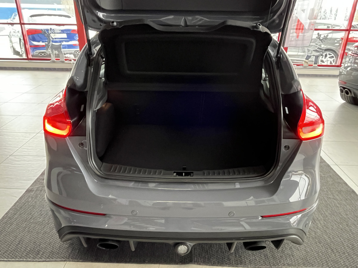 FORD FOCUS RS 2,3 350 AWD TOIT OUVRANT   GPS  CAMERA  HIFI SONY RECARO REGULATEUR LIMITEUR KEYLESS  PACK HIVER FEUX BI-XENON JANTES 19  PAS DE MALUS EXCELLENT ETAT