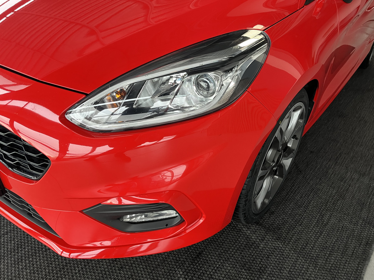 FORD FIESTA 1,0 125 ST LINE HYBRID TOIT PANORAMIQUE OUVRANT GPS ANDROID APPLE CARPLAY PARK PILOT REGULATEUR LIMITEUR FEUX HALOGENE JANTES 18 EXCELLENT ETAT