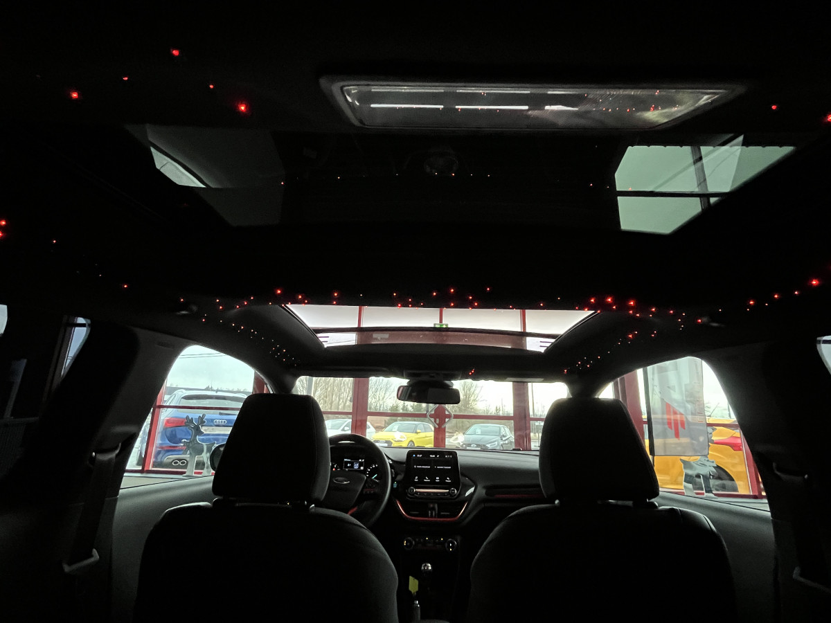 FORD FIESTA 1,0 125 ST LINE HYBRID TOIT PANORAMIQUE OUVRANT GPS ANDROID APPLE CARPLAY PARK PILOT REGULATEUR LIMITEUR FEUX HALOGENE JANTES 18 EXCELLENT ETAT