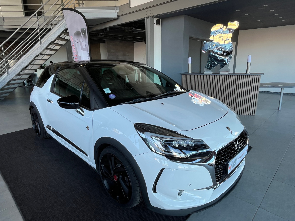 CITROEN DS3 1.6 THP 208 PERFORMANCE GPS  HIFI SYSTEME SIEGES  BAQUET JANTES 18 APPLE CAR PLAY REGULATEUR LIMITEUR FULL LED EXCELLENT ETAT