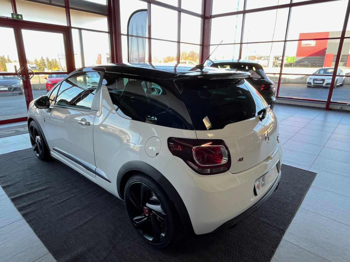 CITROEN DS3 1.6 THP 208 PERFORMANCE GPS  HIFI SYSTEME SIEGES  BAQUET JANTES 18 APPLE CAR PLAY REGULATEUR LIMITEUR FULL LED EXCELLENT ETAT