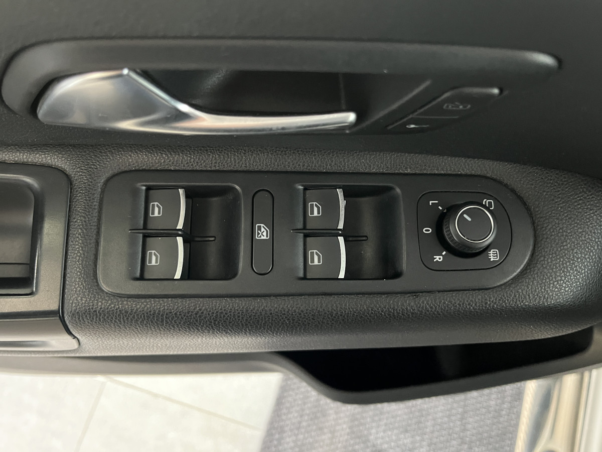 VOLKSWAGEN AMAROK CARAT 3,0 V6 TDI 224 BVA 4MOTION DOUBLE CABINE PICKUP ATTELAGE GPS APPLE CARPLAY  CAMERA REGULATEUR FEUX BI-XENON PARK PILOT EXCELLENT ETAT
