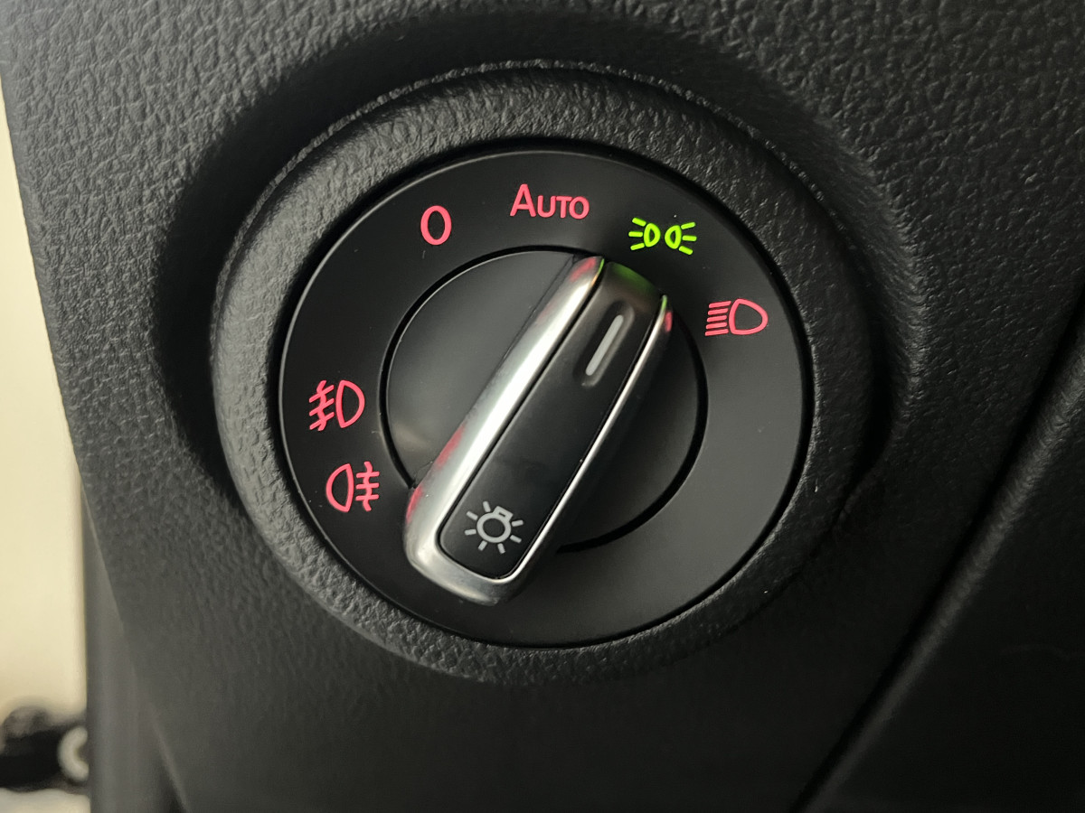 VOLKSWAGEN AMAROK CARAT 3,0 V6 TDI 224 BVA 4MOTION DOUBLE CABINE PICKUP ATTELAGE GPS APPLE CARPLAY  CAMERA REGULATEUR FEUX BI-XENON PARK PILOT EXCELLENT ETAT