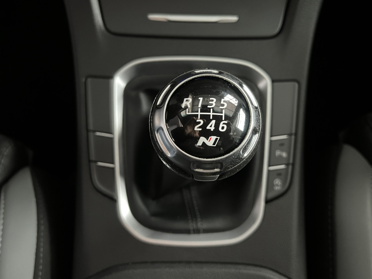 HYUNDAI I 30 NLINE 1,0 T-GDI 120 TOIT PANORAMIQUE OUVRANT GPS CAMERA REGULATEUR LIMITEUR KEYLESS  FEUX LED PARK PILOT EXCELLENT ETAT