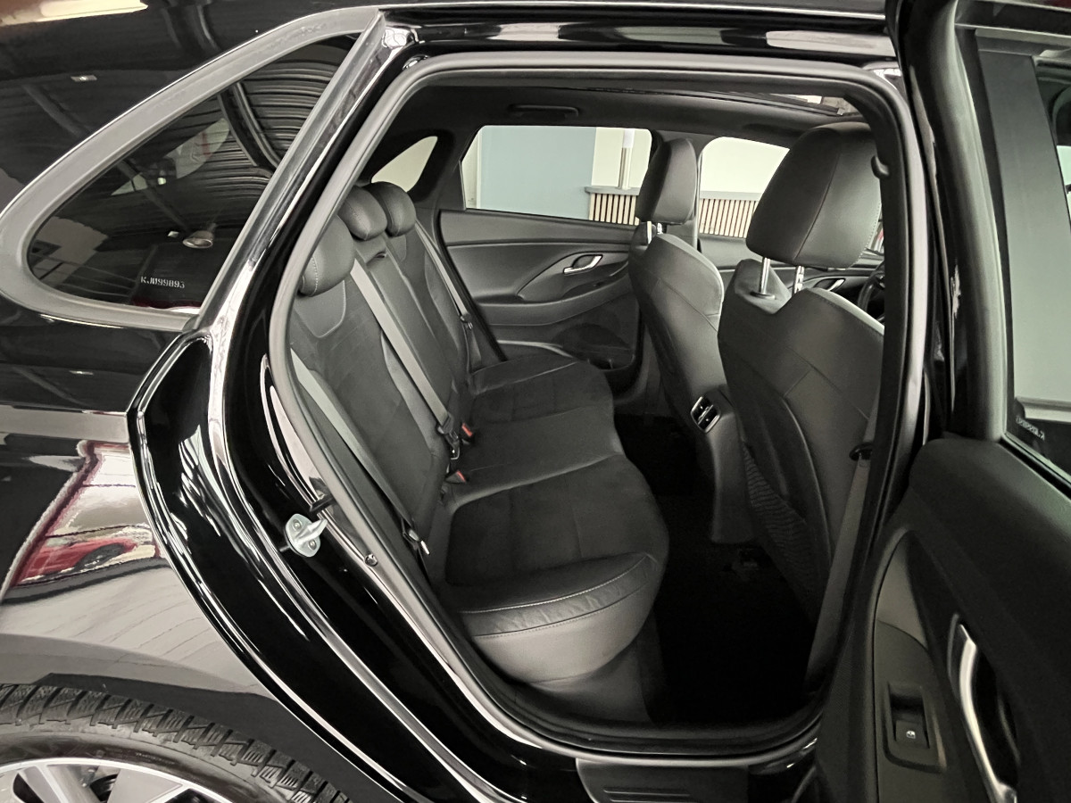 HYUNDAI I 30 NLINE 1,0 T-GDI 120 TOIT PANORAMIQUE OUVRANT GPS CAMERA REGULATEUR LIMITEUR KEYLESS  FEUX LED PARK PILOT EXCELLENT ETAT