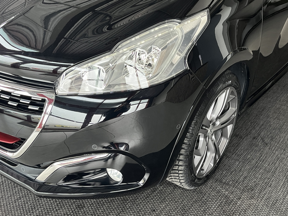 PEUGEOT 208 GTI 1,6 208 GPS CAMERA APPLE CARPLAY HIFI JBL REGULATEUR LIMITEUR PARK PILOT JANTES 17 EXCELLENT ETAT