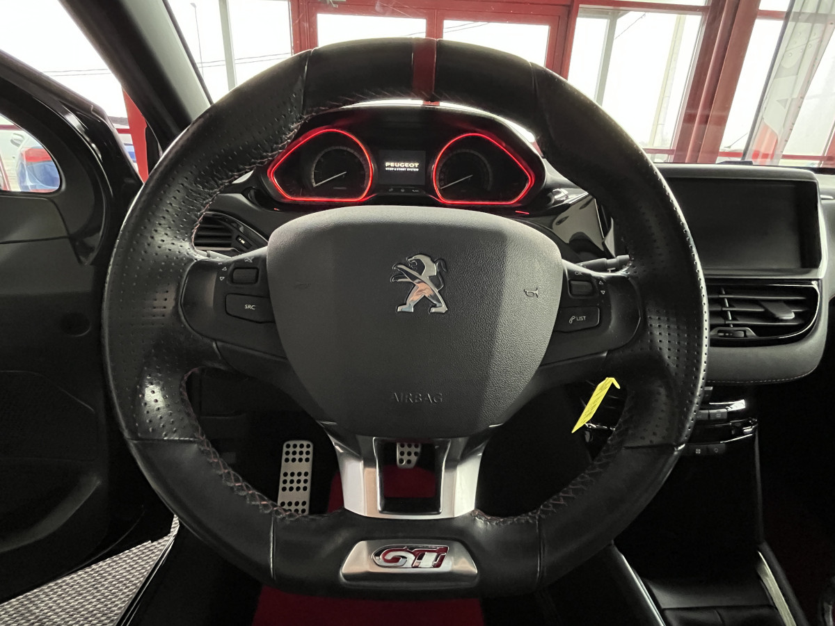 PEUGEOT 208 GTI 1,6 208 GPS CAMERA APPLE CARPLAY HIFI JBL REGULATEUR LIMITEUR PARK PILOT JANTES 17 EXCELLENT ETAT
