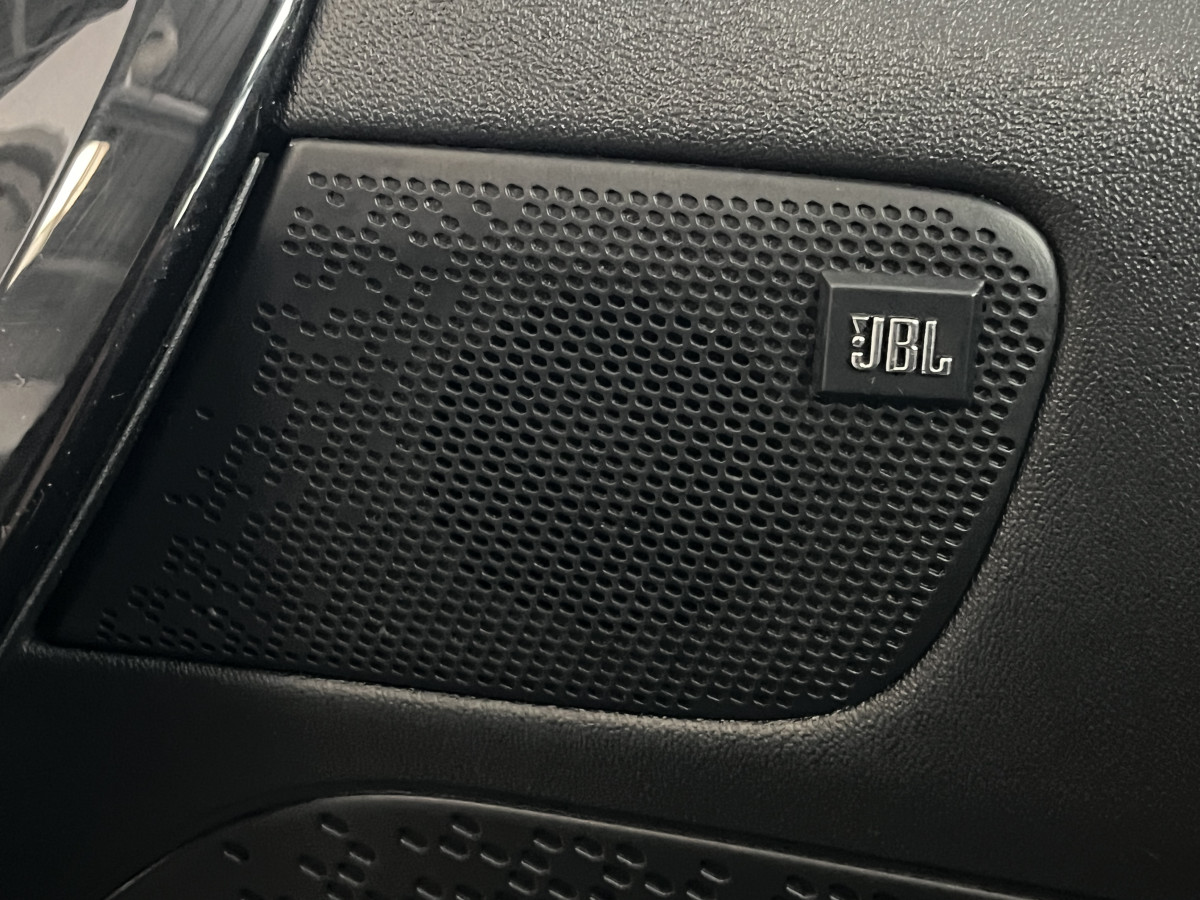 PEUGEOT 208 GTI 1,6 208 GPS CAMERA APPLE CARPLAY HIFI JBL REGULATEUR LIMITEUR PARK PILOT JANTES 17 EXCELLENT ETAT