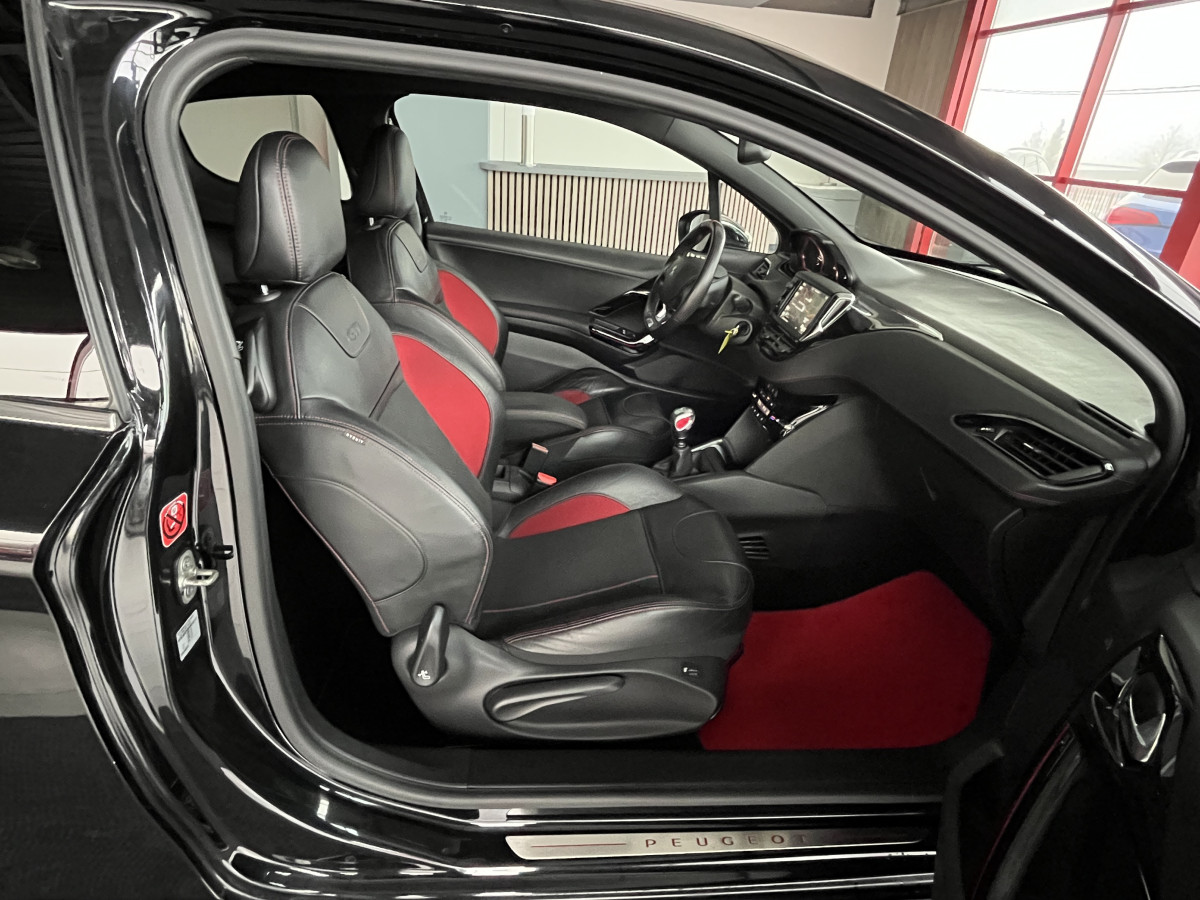 PEUGEOT 208 GTI 1,6 208 GPS CAMERA APPLE CARPLAY HIFI JBL REGULATEUR LIMITEUR PARK PILOT JANTES 17 EXCELLENT ETAT
