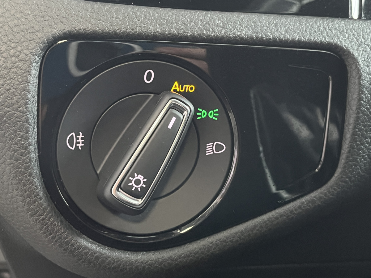 VW GOLF 7 GTI TCR  2,0 TSI 290 DSG7 GPS APPLE CAR PLAY ACC DCC DIGITAL COCKPIT KEYLESS REGULATEUR ADAPTATIF LIMITEUR  FULL LED JANTES 19  EXCELLENT ETAT