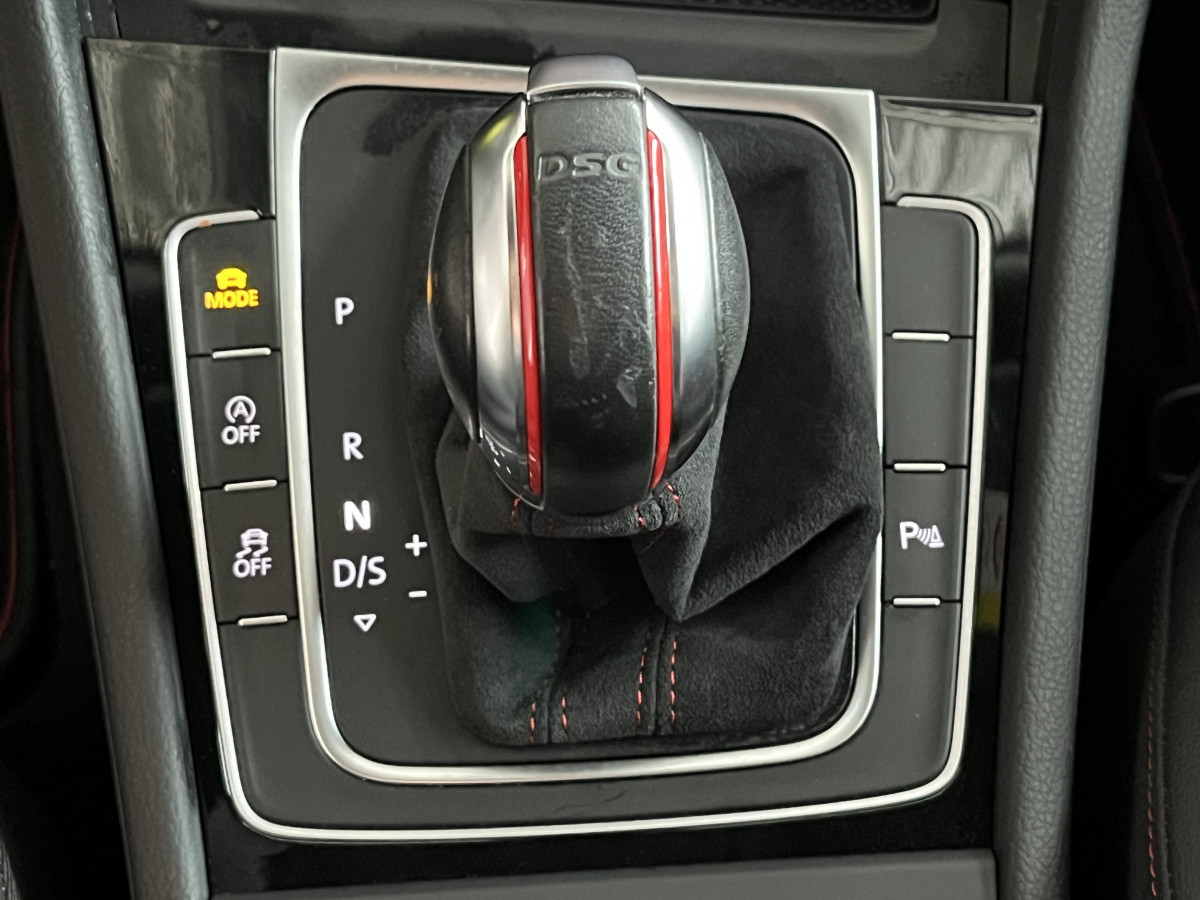 VW GOLF 7 GTI TCR  2,0 TSI 290 DSG7 GPS APPLE CAR PLAY ACC DCC DIGITAL COCKPIT KEYLESS REGULATEUR ADAPTATIF LIMITEUR  FULL LED JANTES 19  EXCELLENT ETAT