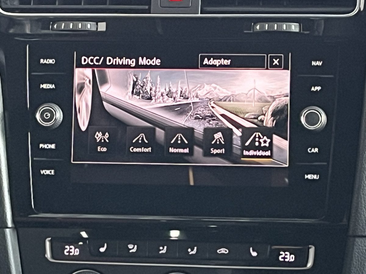 VW GOLF 7 GTI TCR  2,0 TSI 290 DSG7 GPS APPLE CAR PLAY ACC DCC DIGITAL COCKPIT KEYLESS REGULATEUR ADAPTATIF LIMITEUR  FULL LED JANTES 19  EXCELLENT ETAT