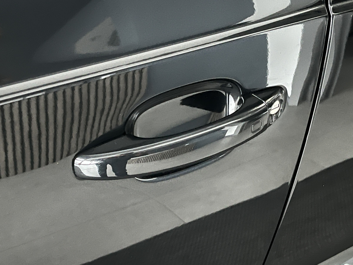 AUDI RSQ3 2,5 TFSI 367 S-TRONIC 7  QUATTRO TOIT PANORAMIQUE OUVRANT  GPS CAMERA KEYLESS HIFI BOSE  REGULATEUR PARK PILOT AUDI DRIVE SELECT FEUX LED . JANTES 19 EXCELLENT ETAT