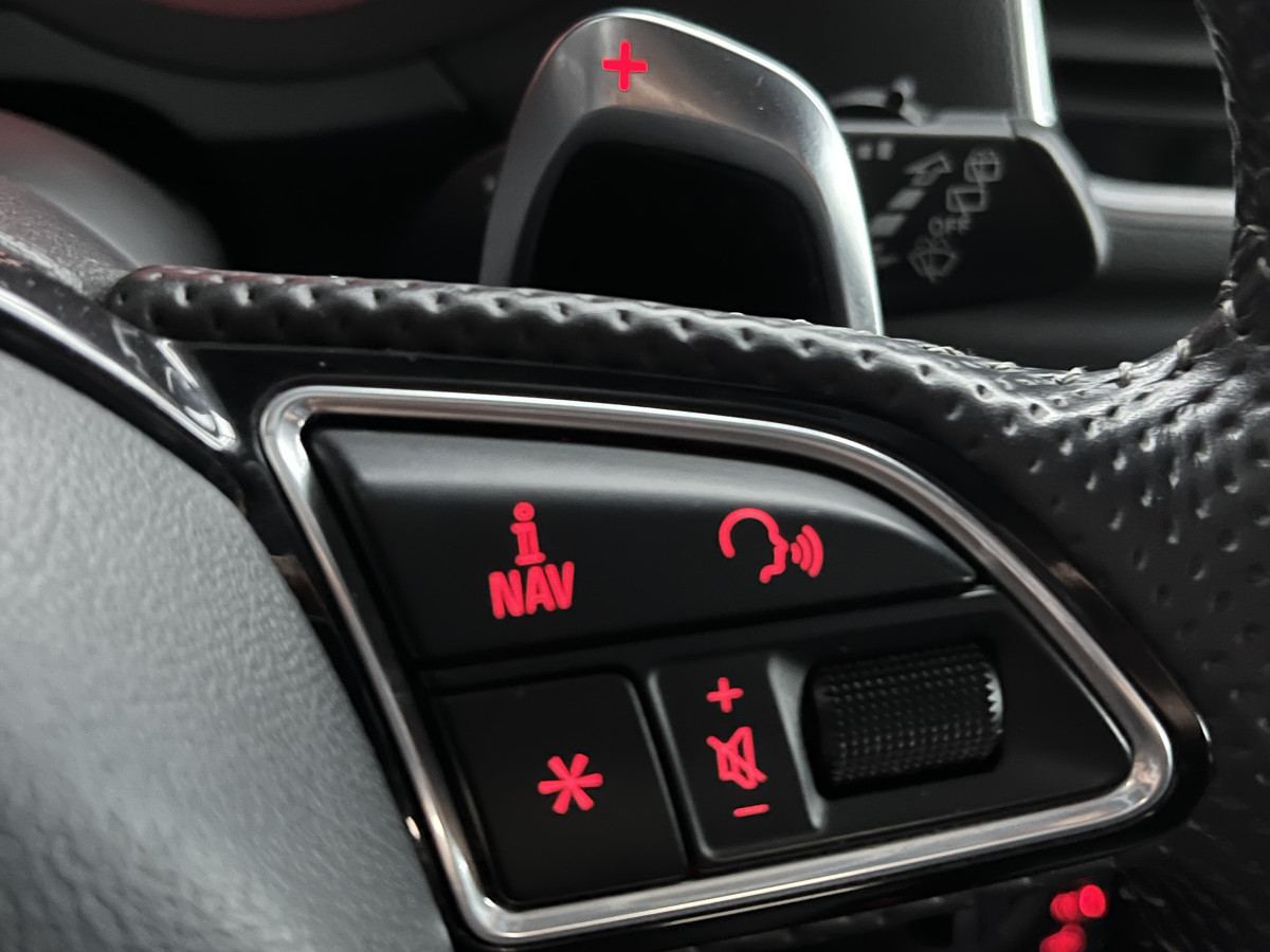 AUDI RSQ3 2,5 TFSI 367 S-TRONIC 7  QUATTRO TOIT PANORAMIQUE OUVRANT  GPS CAMERA KEYLESS HIFI BOSE  REGULATEUR PARK PILOT AUDI DRIVE SELECT FEUX LED . JANTES 19 EXCELLENT ETAT