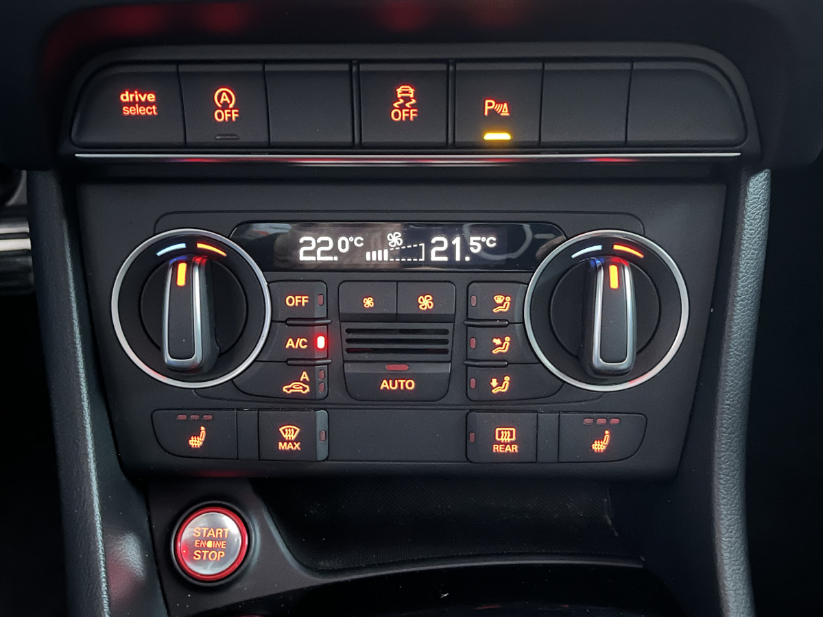 AUDI RSQ3 2,5 TFSI 367 S-TRONIC 7  QUATTRO TOIT PANORAMIQUE OUVRANT  GPS CAMERA KEYLESS HIFI BOSE  REGULATEUR PARK PILOT AUDI DRIVE SELECT FEUX LED . JANTES 19 EXCELLENT ETAT