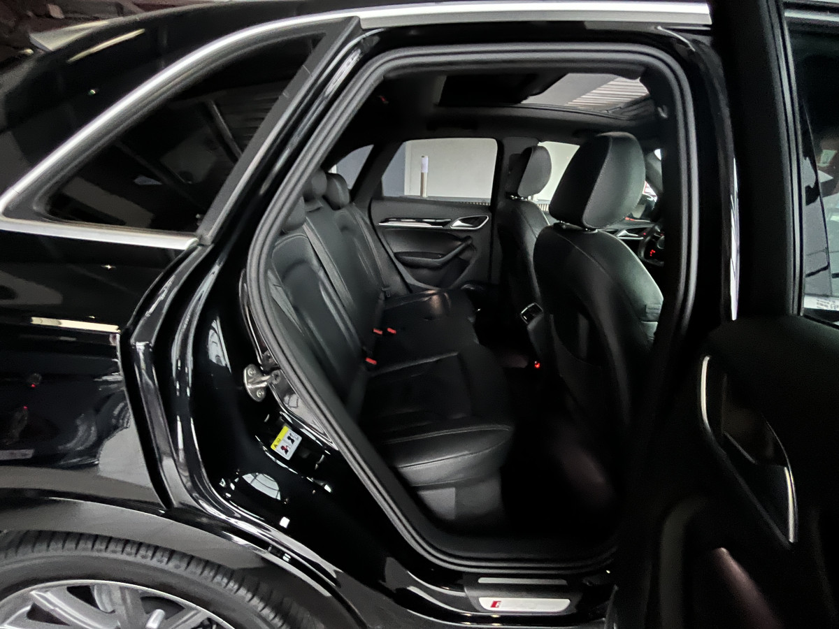 AUDI RSQ3 2,5 TFSI 367 S-TRONIC 7  QUATTRO TOIT PANORAMIQUE OUVRANT  GPS CAMERA KEYLESS HIFI BOSE  REGULATEUR PARK PILOT AUDI DRIVE SELECT FEUX LED . JANTES 19 EXCELLENT ETAT