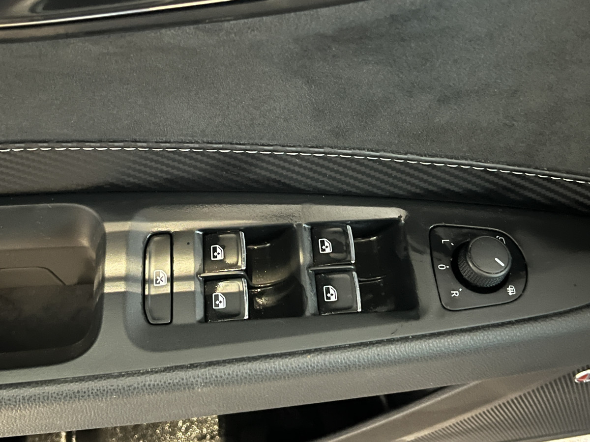 SEAT LEON CUPRA 2,0 TSI 300 GPS DCC HIFI BEATS FULL LED REGULATEUR  DIGITAL COCKPIT PARK PILOT JANTES 19  EXCELLENT ETAT