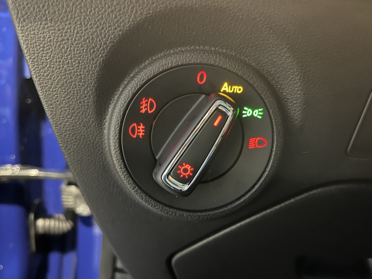 SEAT LEON CUPRA 2,0 TSI 300 GPS DCC HIFI BEATS FULL LED REGULATEUR  DIGITAL COCKPIT PARK PILOT JANTES 19  EXCELLENT ETAT