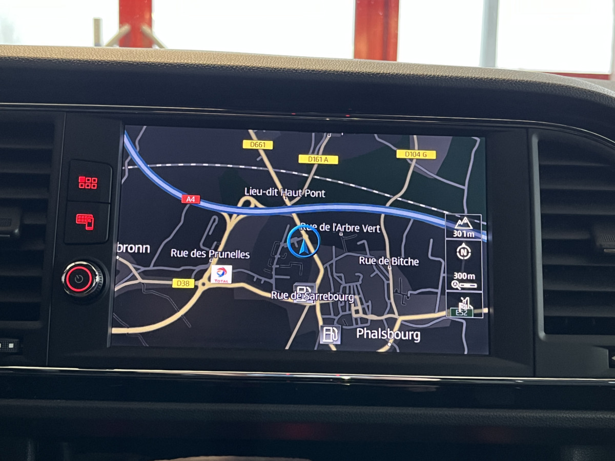 SEAT LEON CUPRA 2,0 TSI 300 GPS DCC HIFI BEATS FULL LED REGULATEUR  DIGITAL COCKPIT PARK PILOT JANTES 19  EXCELLENT ETAT