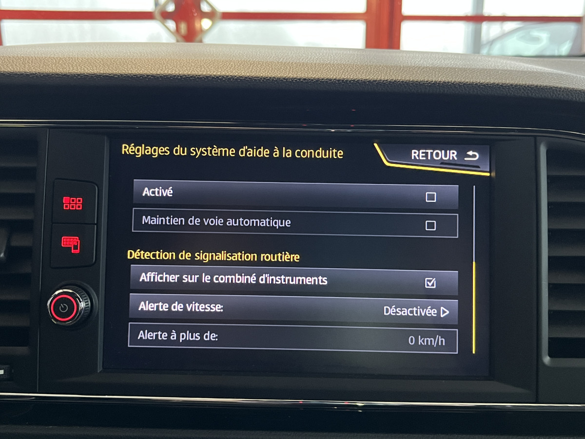 SEAT LEON CUPRA 2,0 TSI 300 GPS DCC HIFI BEATS FULL LED REGULATEUR  DIGITAL COCKPIT PARK PILOT JANTES 19  EXCELLENT ETAT