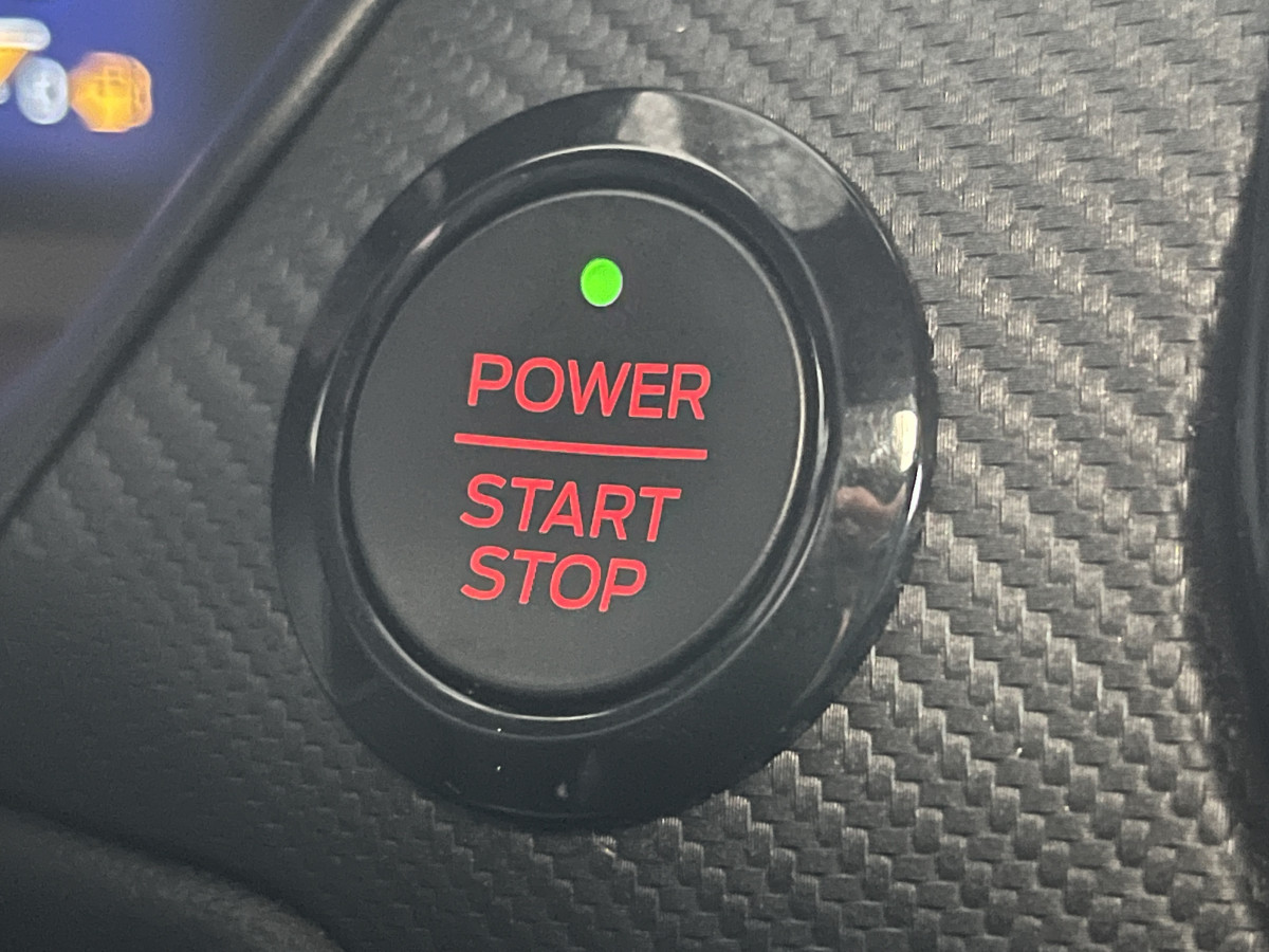 FORD PUMA ST 1,5 200 TOIT PANORAMIQUE OUVRANT  GPS CAMERA KEYLESS FEUX LED APPLE CARPLAY HIFI B&O REGULATEUR LIMITEUR PARK PILOT PACK HIVER JANTES 19 EXCELLENT ETAT