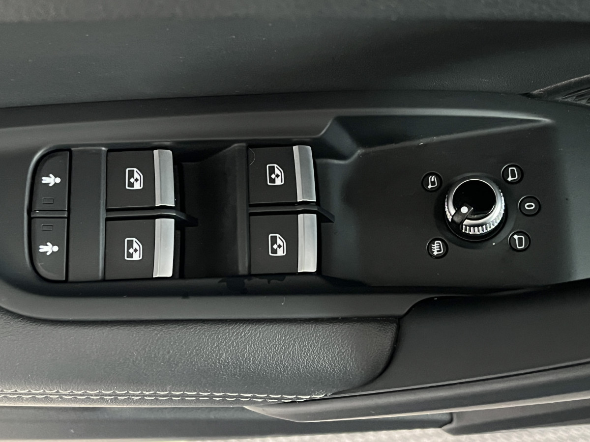 AUDI SQ5 TDI V6 347 BVA8 QUATTRO ATTELAGE  TOIT PANORAMIQUE GPS CAMERA KEYLESS ACC DCC  HIFI B&O APPLE CARPLAY  REGULATEUR ADAPTATIF FULL BLACK MATRIX LED  DRIVE SELECT JANTES 21  EXCELLENT ETAT