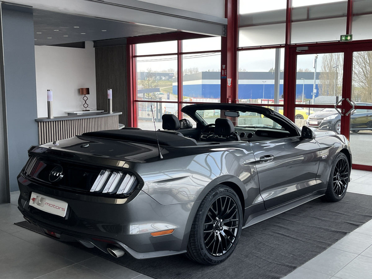 FORD MUSTANG CONVERTIBLE  5,0 V8 421 GT BVA GPS CAMERA REGULATEUR LIMITEUR KEYLESS ECHAPPEMENT A CLAPET  PARK PILOT APPLE CARPLAY FEUX BI-XENON  EXCELLENT ETAT