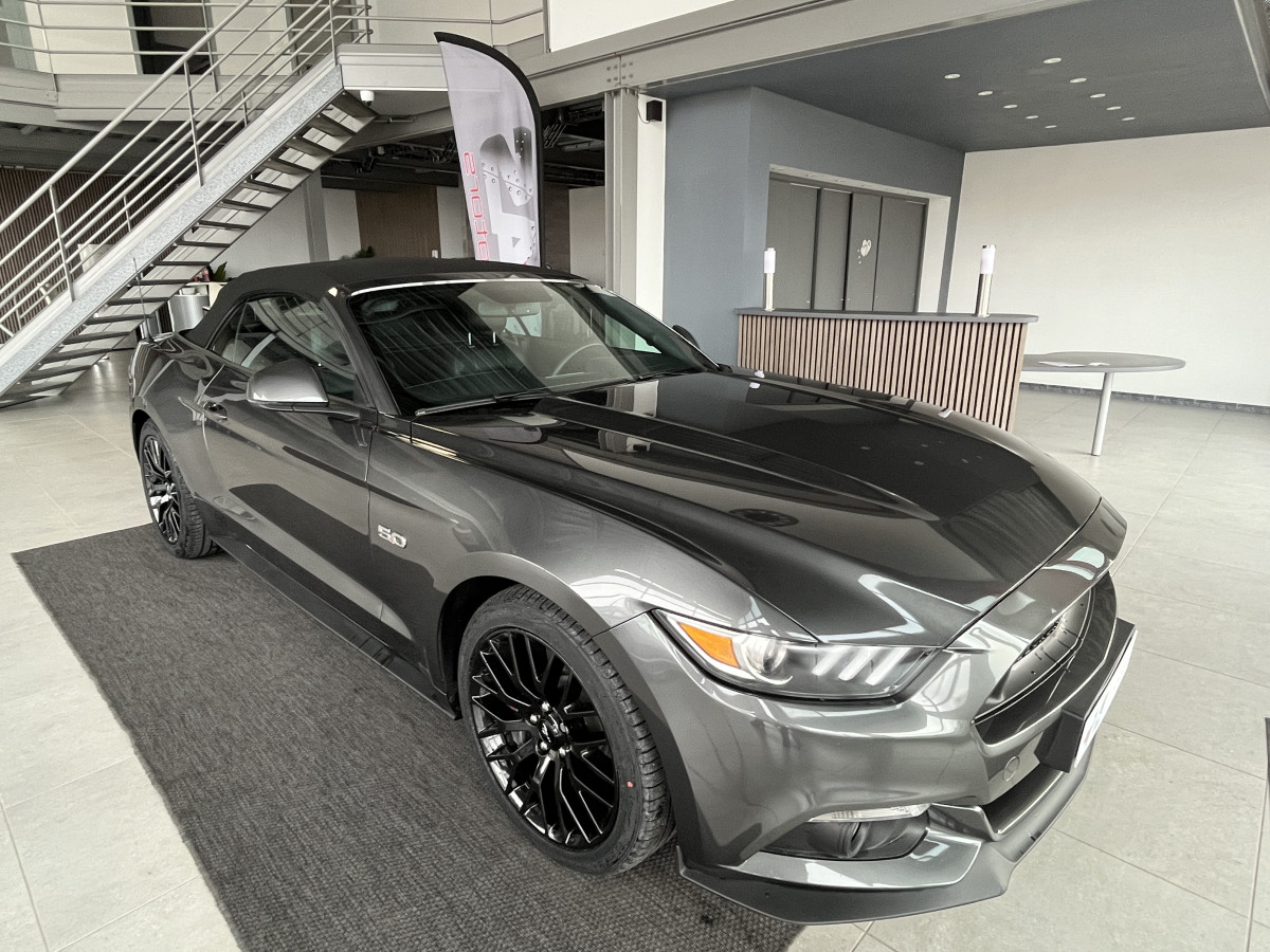 FORD MUSTANG CONVERTIBLE  5,0 V8 421 GT BVA GPS CAMERA REGULATEUR LIMITEUR KEYLESS ECHAPPEMENT A CLAPET  PARK PILOT APPLE CARPLAY FEUX BI-XENON  EXCELLENT ETAT