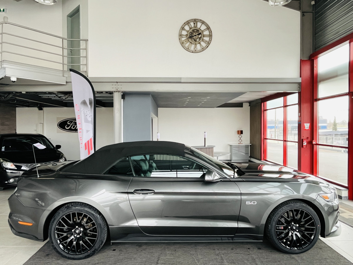 FORD MUSTANG CONVERTIBLE  5,0 V8 421 GT BVA GPS CAMERA REGULATEUR LIMITEUR KEYLESS ECHAPPEMENT A CLAPET  PARK PILOT APPLE CARPLAY FEUX BI-XENON  EXCELLENT ETAT