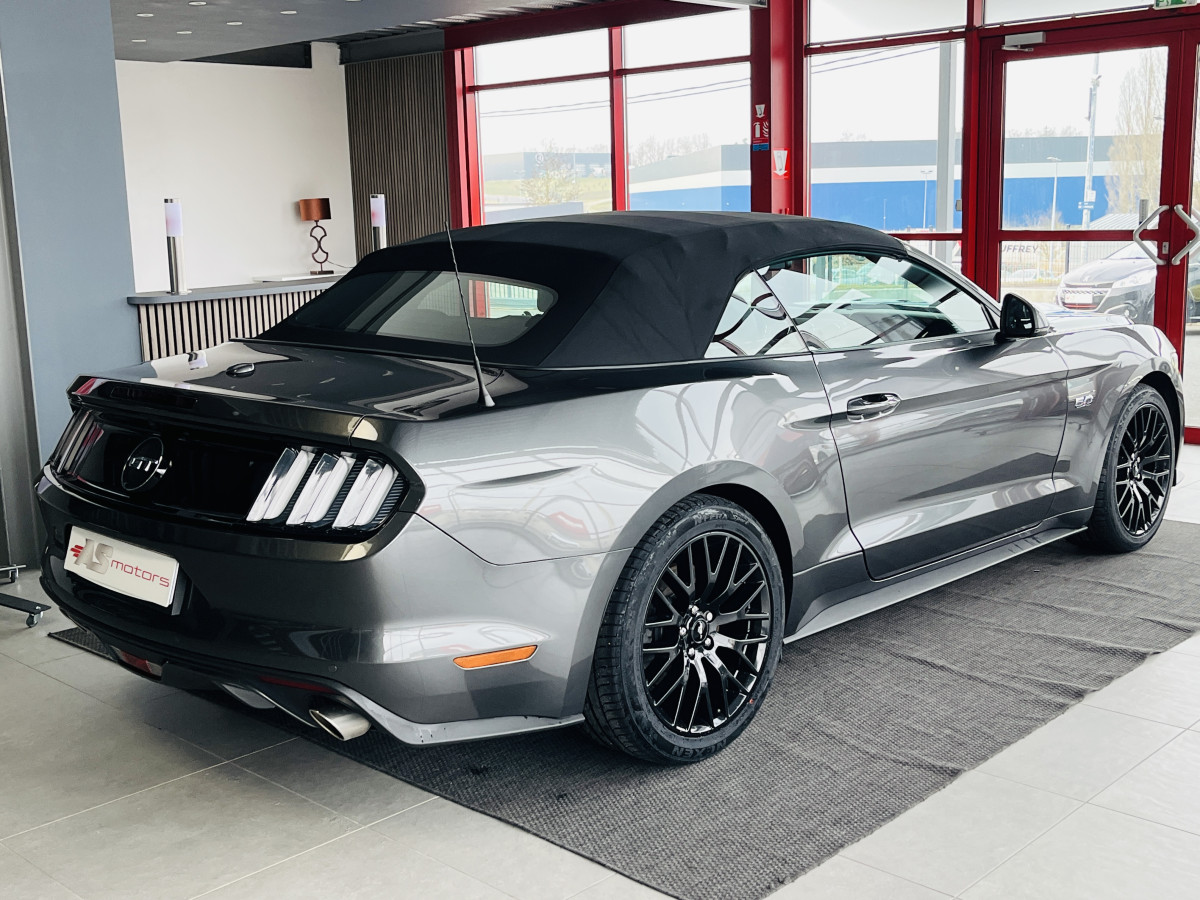 FORD MUSTANG CONVERTIBLE  5,0 V8 421 GT BVA GPS CAMERA REGULATEUR LIMITEUR KEYLESS ECHAPPEMENT A CLAPET  PARK PILOT APPLE CARPLAY FEUX BI-XENON  EXCELLENT ETAT