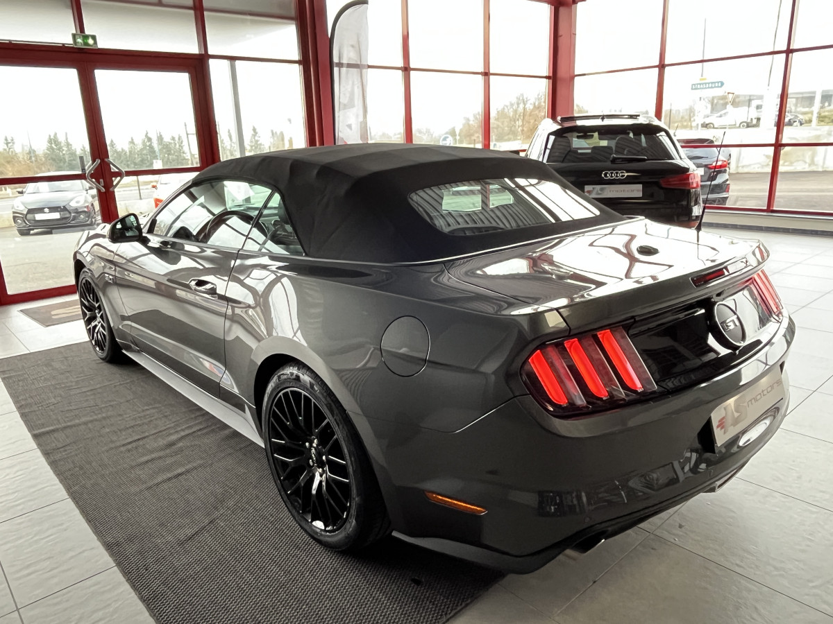 FORD MUSTANG CONVERTIBLE  5,0 V8 421 GT BVA GPS CAMERA REGULATEUR LIMITEUR KEYLESS ECHAPPEMENT A CLAPET  PARK PILOT APPLE CARPLAY FEUX BI-XENON  EXCELLENT ETAT
