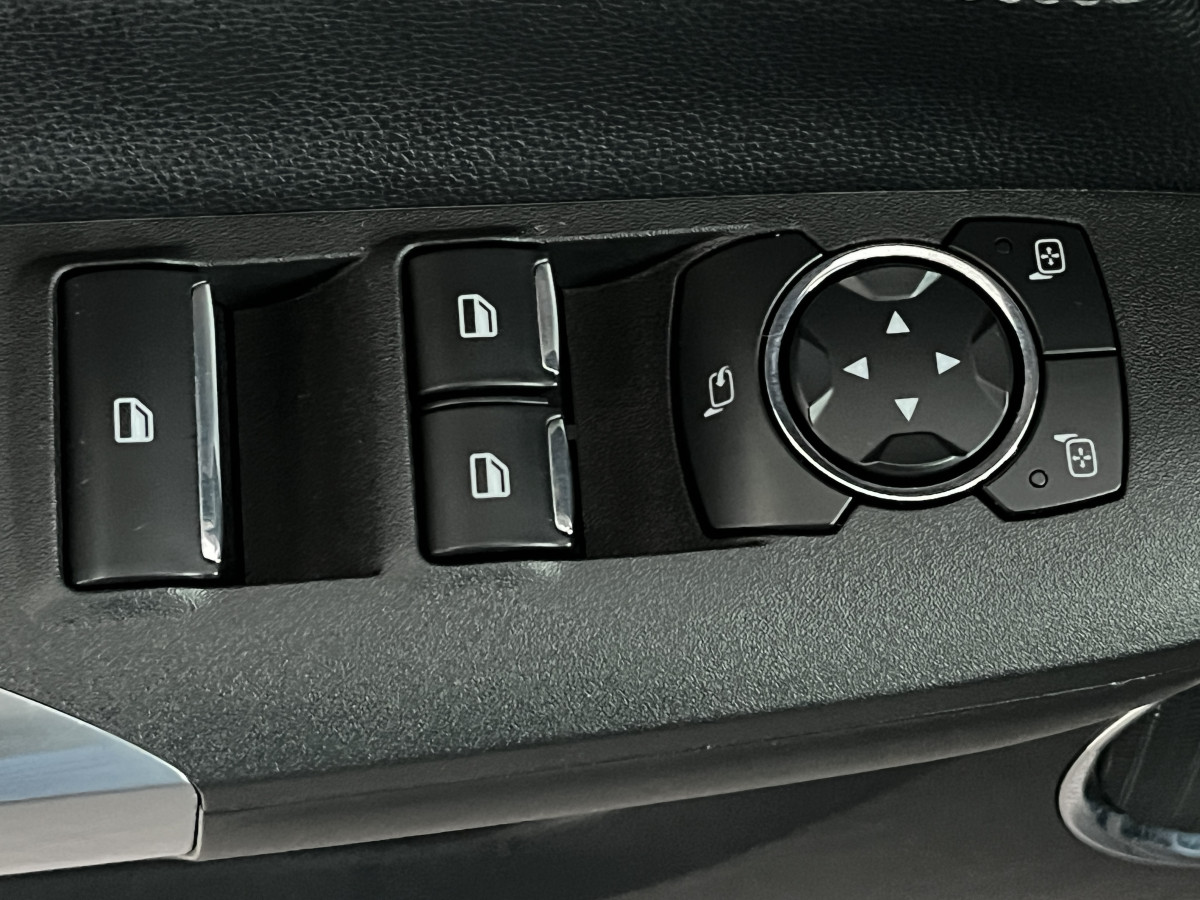 FORD MUSTANG CONVERTIBLE  5,0 V8 421 GT BVA GPS CAMERA REGULATEUR LIMITEUR KEYLESS ECHAPPEMENT A CLAPET  PARK PILOT APPLE CARPLAY FEUX BI-XENON  EXCELLENT ETAT