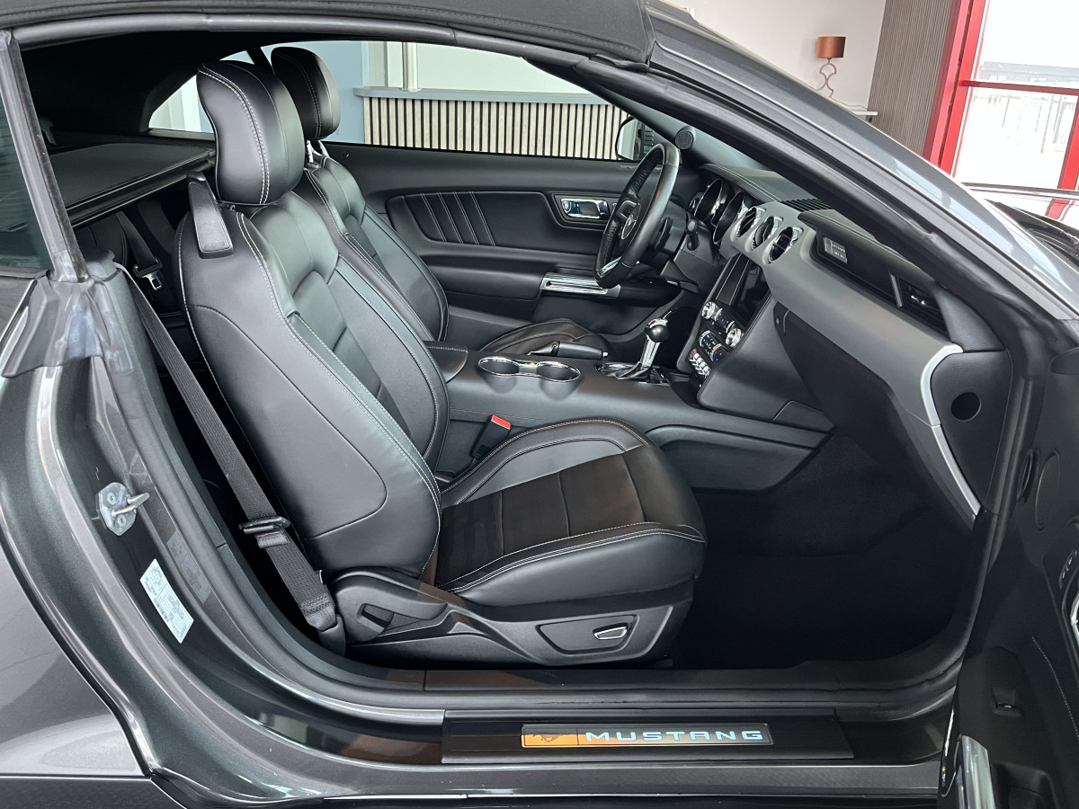 FORD MUSTANG CONVERTIBLE  5,0 V8 421 GT BVA GPS CAMERA REGULATEUR LIMITEUR KEYLESS ECHAPPEMENT A CLAPET  PARK PILOT APPLE CARPLAY FEUX BI-XENON  EXCELLENT ETAT