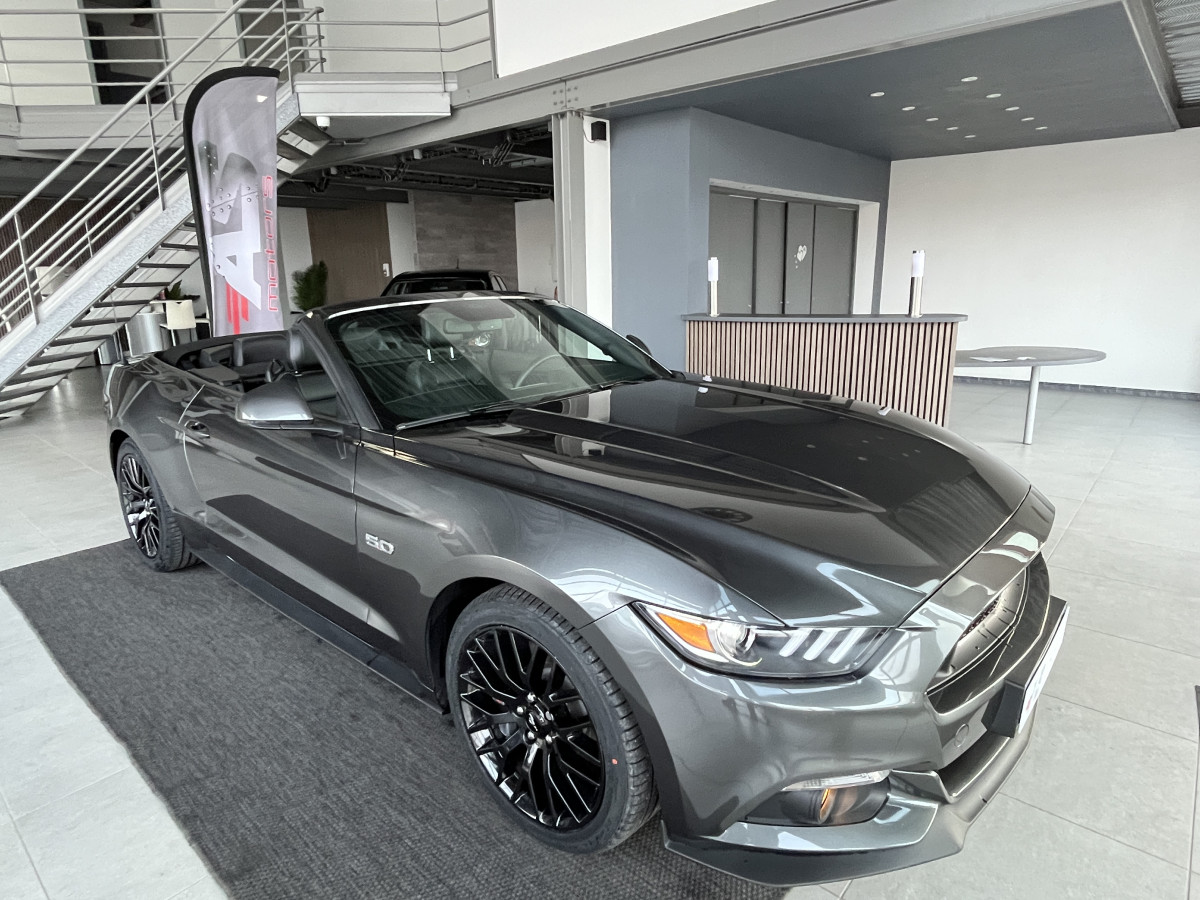 FORD MUSTANG CONVERTIBLE  5,0 V8 421 GT BVA GPS CAMERA REGULATEUR LIMITEUR KEYLESS ECHAPPEMENT A CLAPET  PARK PILOT APPLE CARPLAY FEUX BI-XENON  EXCELLENT ETAT