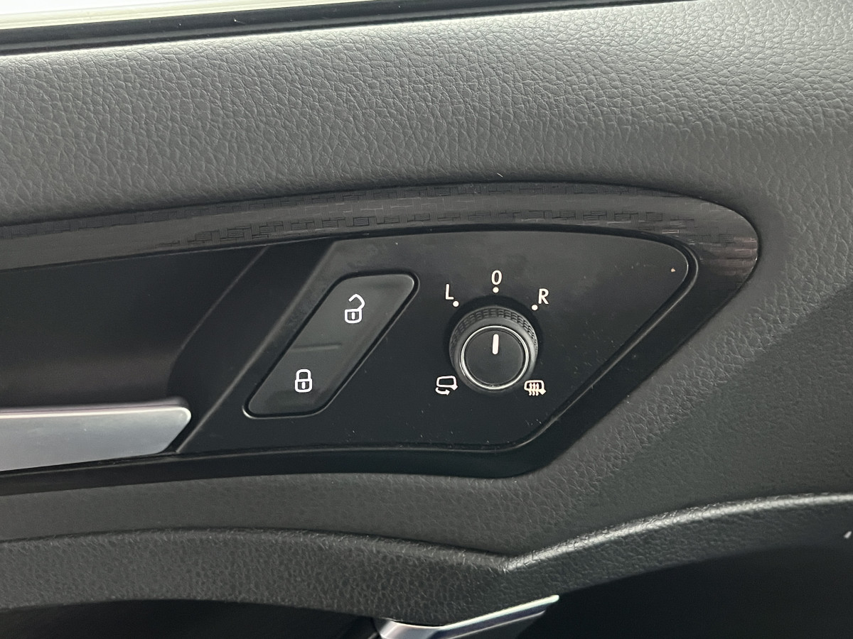 VW GOLF 7 R 2,0 TSI 300 DSG6 4MOTION GPS CAMERA  ACC DCC  REGULATEUR  ADAPTATIF LIMITEUR  FEUX BI-XENON FULL CUIR JANTES 19 PRETORIA  EXCELLENT ETAT