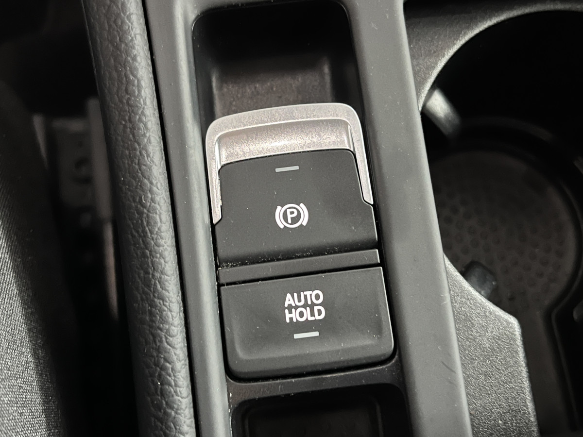 VW GOLF 7 R 2,0 TSI 300 DSG6 4MOTION GPS CAMERA  ACC DCC  REGULATEUR  ADAPTATIF LIMITEUR  FEUX BI-XENON FULL CUIR JANTES 19 PRETORIA  EXCELLENT ETAT