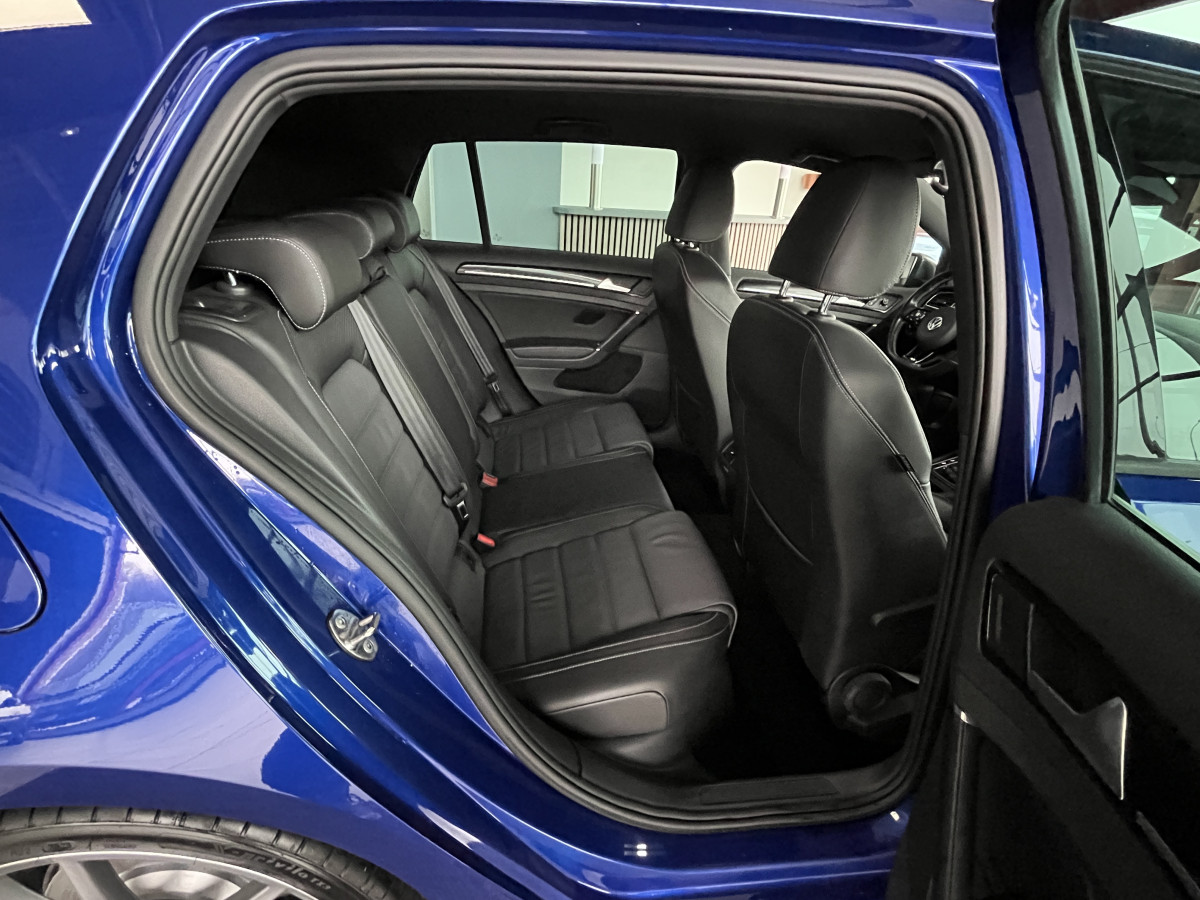 VW GOLF 7 R 2,0 TSI 300 DSG6 4MOTION GPS CAMERA  ACC DCC  REGULATEUR  ADAPTATIF LIMITEUR  FEUX BI-XENON FULL CUIR JANTES 19 PRETORIA  EXCELLENT ETAT