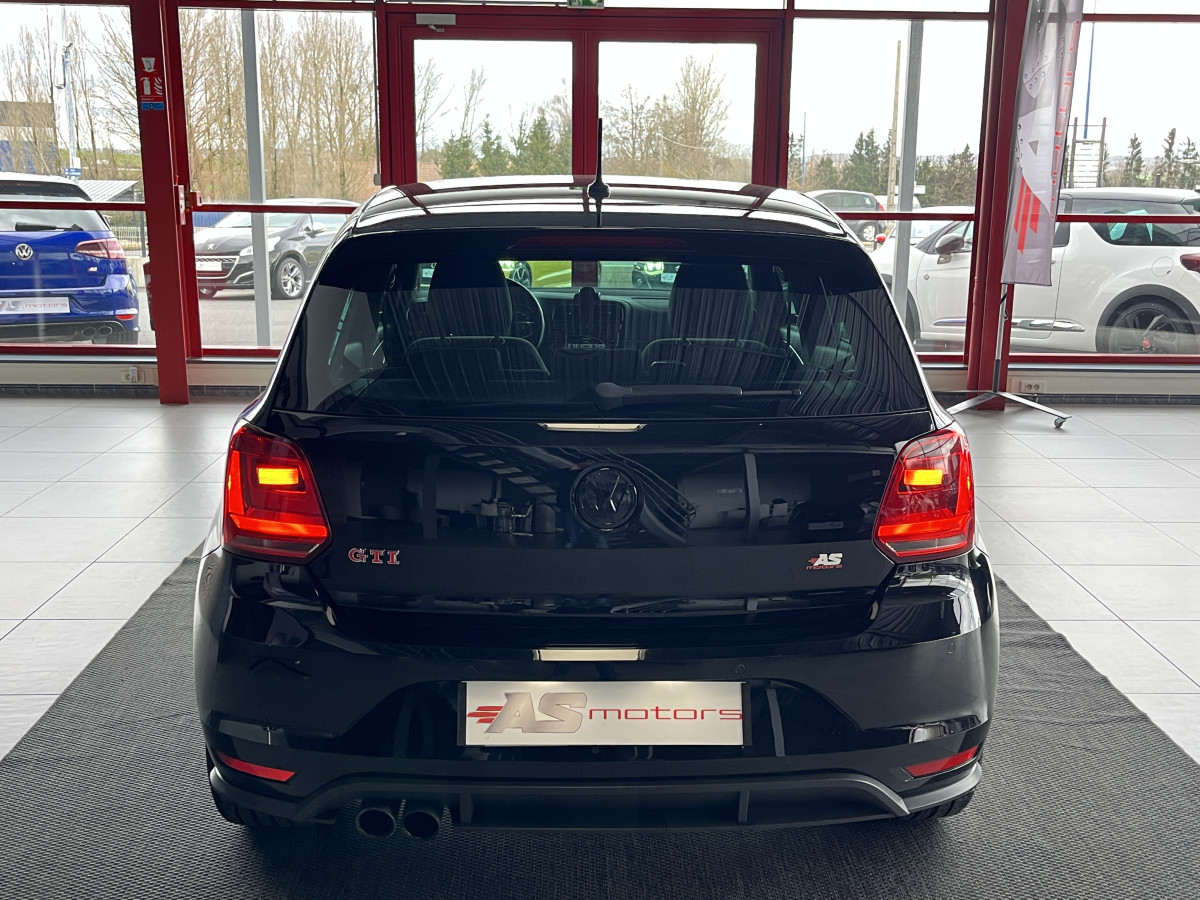 VW POLO GTI 1,8 TSI 192 PARK PILOT JANTES 17 FULL LED REGULATEUR MODE SPORT BLUETOOTH EXCELLENT ETAT