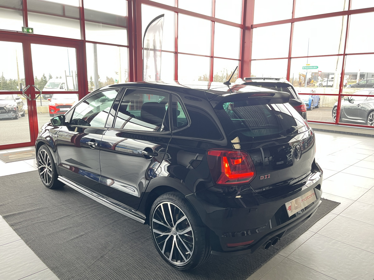 VW POLO GTI 1,8 TSI 192 PARK PILOT JANTES 17 FULL LED REGULATEUR MODE SPORT BLUETOOTH EXCELLENT ETAT
