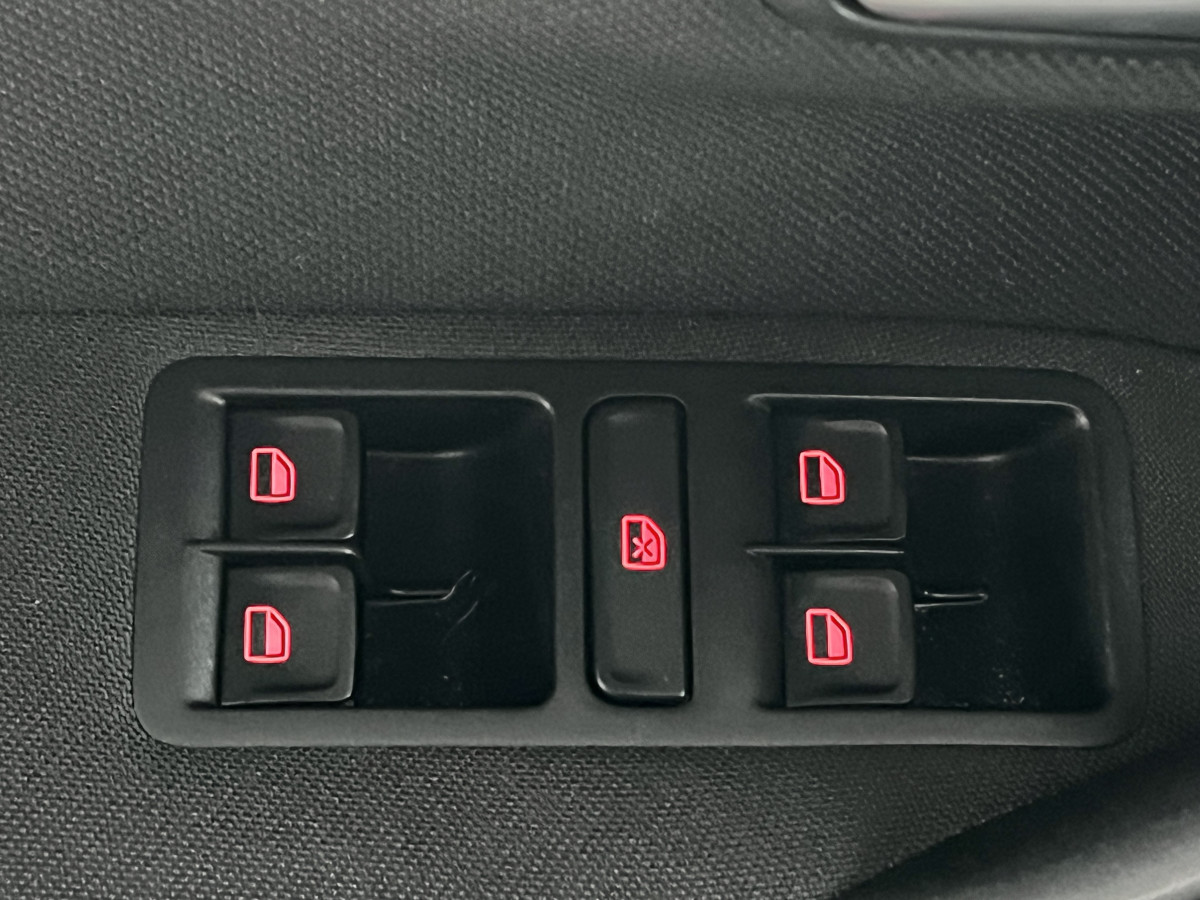 VW POLO GTI 1,8 TSI 192 PARK PILOT JANTES 17 FULL LED REGULATEUR MODE SPORT BLUETOOTH EXCELLENT ETAT