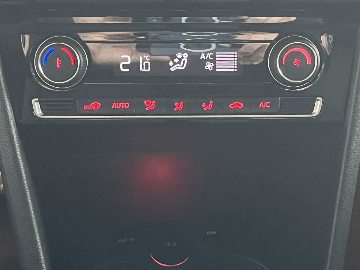 VW POLO GTI 1,8 TSI 192 PARK PILOT JANTES 17 FULL LED REGULATEUR MODE SPORT BLUETOOTH EXCELLENT ETAT