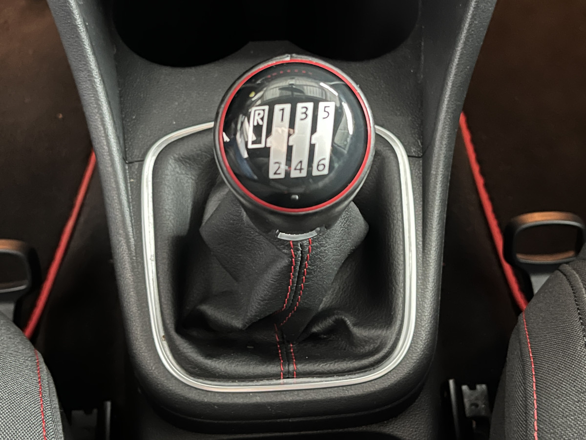 VW POLO GTI 1,8 TSI 192 PARK PILOT JANTES 17 FULL LED REGULATEUR MODE SPORT BLUETOOTH EXCELLENT ETAT