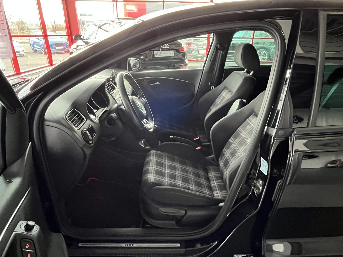 VW POLO GTI 1,8 TSI 192 PARK PILOT JANTES 17 FULL LED REGULATEUR MODE SPORT BLUETOOTH EXCELLENT ETAT