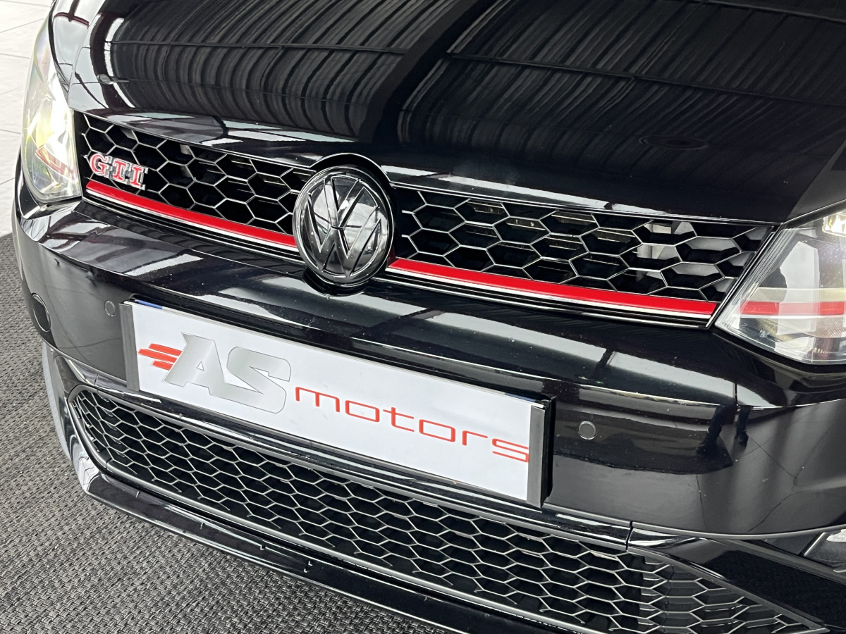 VW POLO GTI 1,8 TSI 192 PARK PILOT JANTES 17 FULL LED REGULATEUR MODE SPORT BLUETOOTH EXCELLENT ETAT