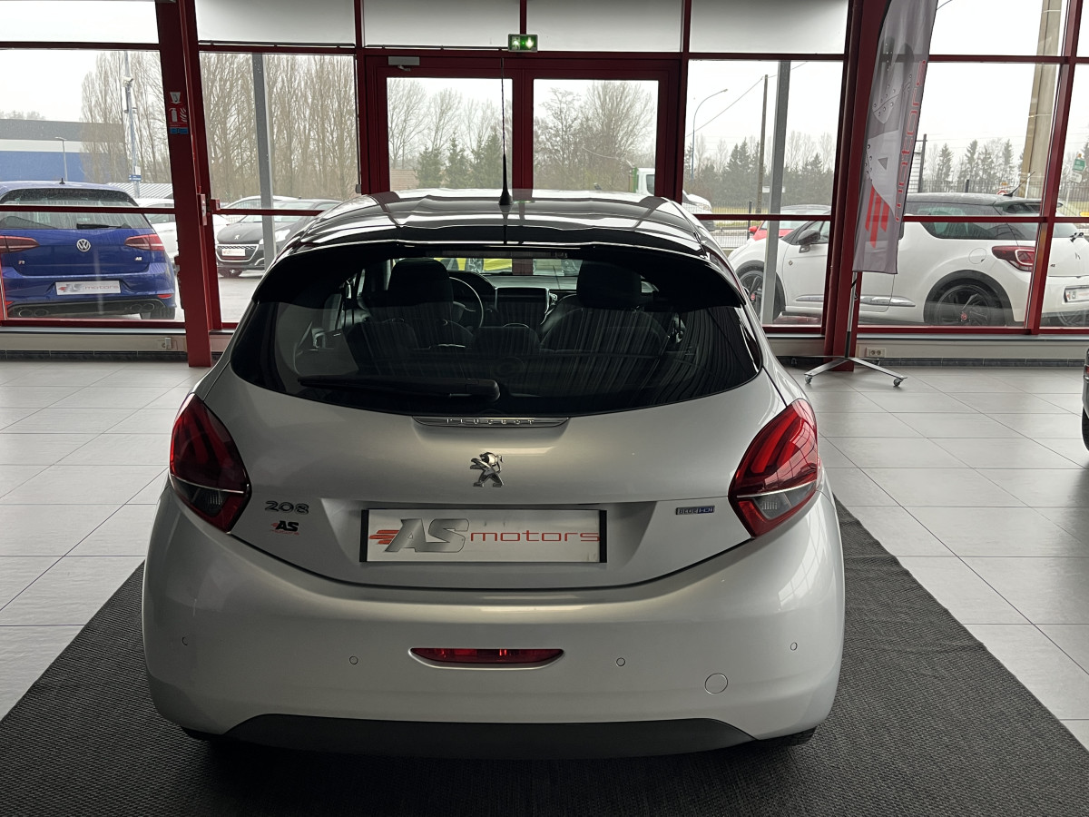 PEUGEOT 208 1,6 HDI 75 ACTIVE BUSINESS GPS REGULATEUR LIMITEUR FEUX HALOGENE PARK PILOT TRES BON ETAT