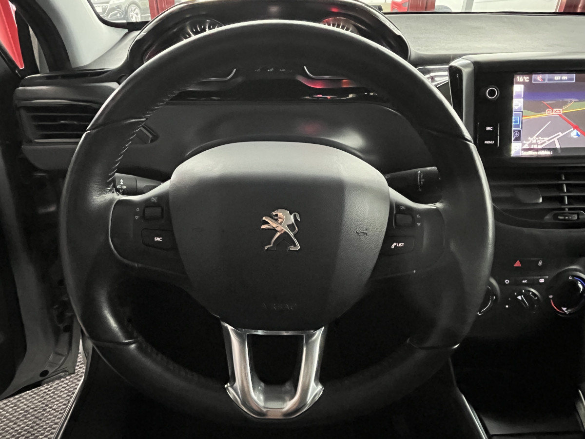 PEUGEOT 208 1,6 HDI 75 ACTIVE BUSINESS GPS REGULATEUR LIMITEUR FEUX HALOGENE PARK PILOT TRES BON ETAT