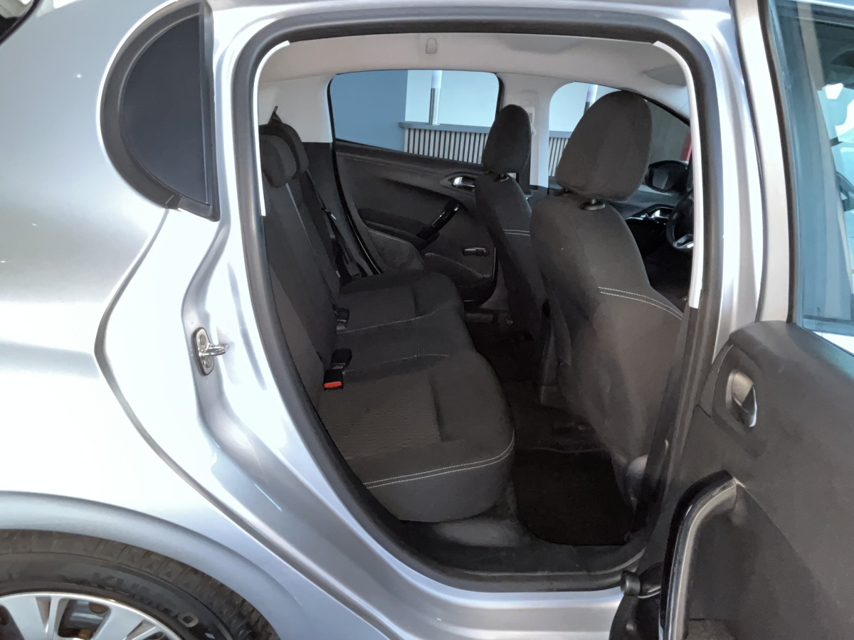 PEUGEOT 208 1,6 HDI 75 ACTIVE BUSINESS GPS REGULATEUR LIMITEUR FEUX HALOGENE PARK PILOT TRES BON ETAT